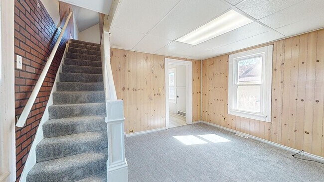 Building Photo - 3123 W 58th St