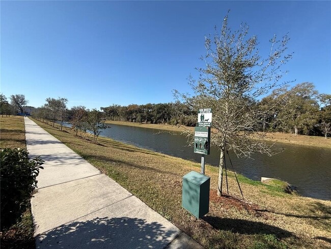 Building Photo - 14910 Harvest St