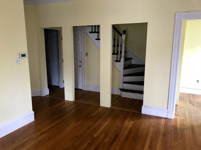 Building Photo - 53 Prince St