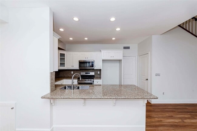 Building Photo - 24818 Woodward Ave