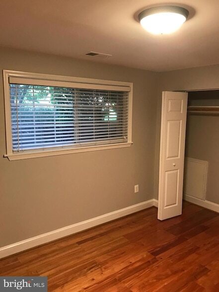 Building Photo - 610 Main St