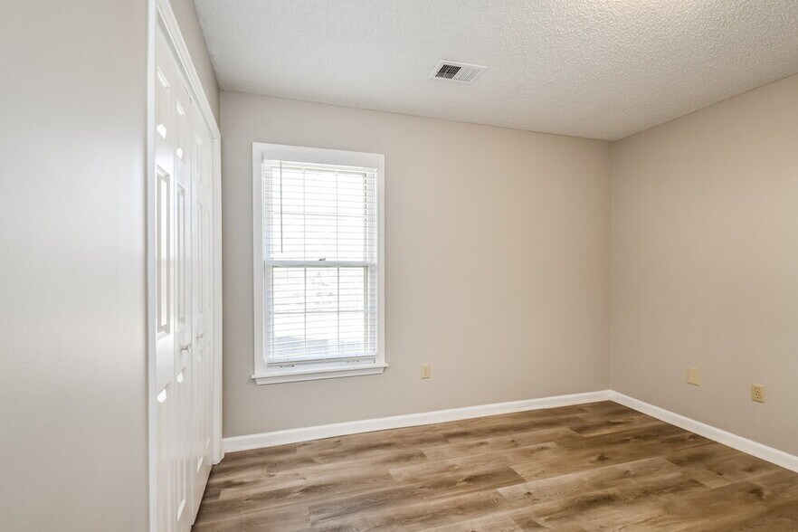 Building Photo - 4760 Harvest Knoll Cove N