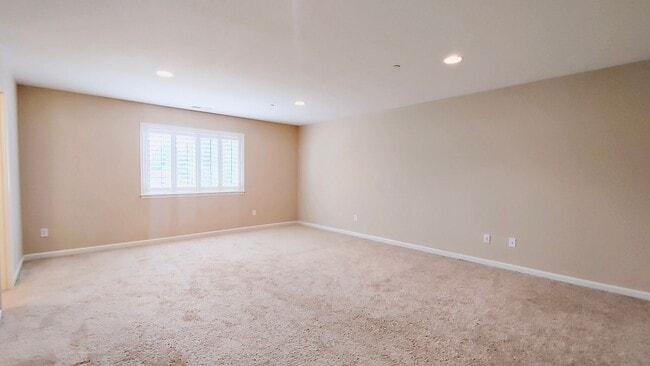 Building Photo - Beautiful Cedar Mills Home With An Easy Co...