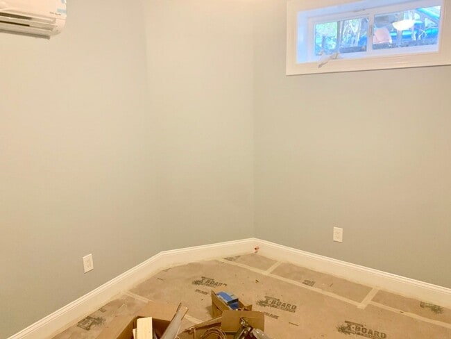 Building Photo - 176 Kelton St