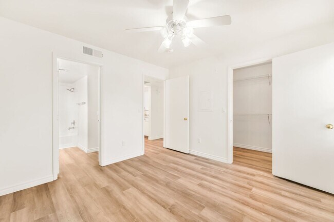 Building Photo - 2300 E Silverado Ranch Blvd