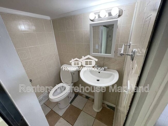 Building Photo - 2125 Cliftwood Ave