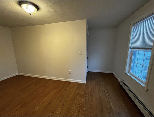 Building Photo - 600 Main St