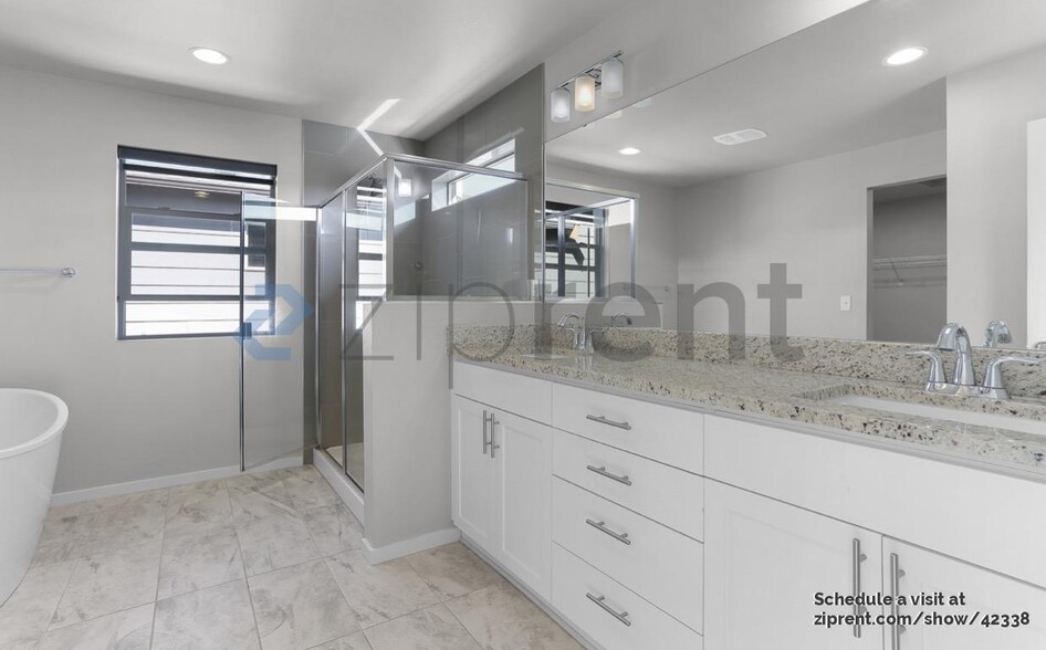 Building Photo - 32830 Madrona Ave SE