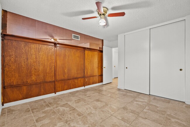 Building Photo - 10561 Alskog St