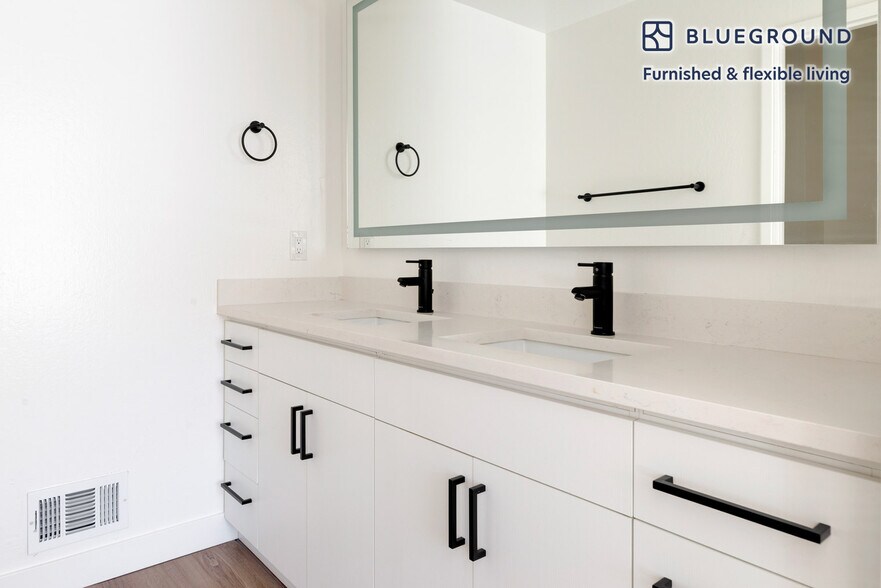 Building Photo - 20200 Lucille Ave