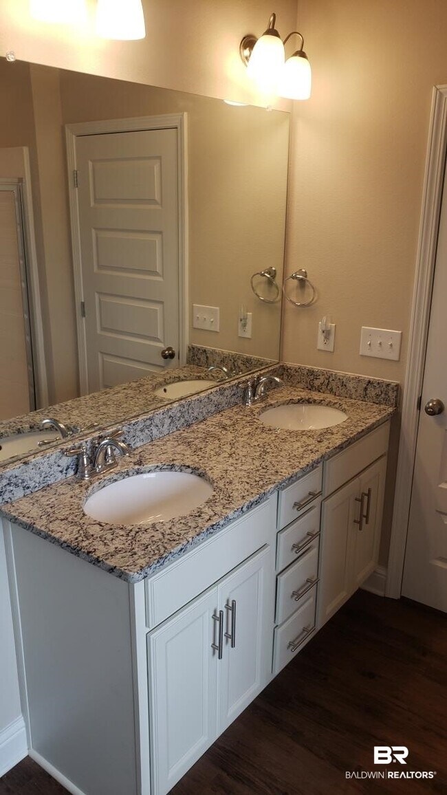 Building Photo - 24490 Kipling Ct