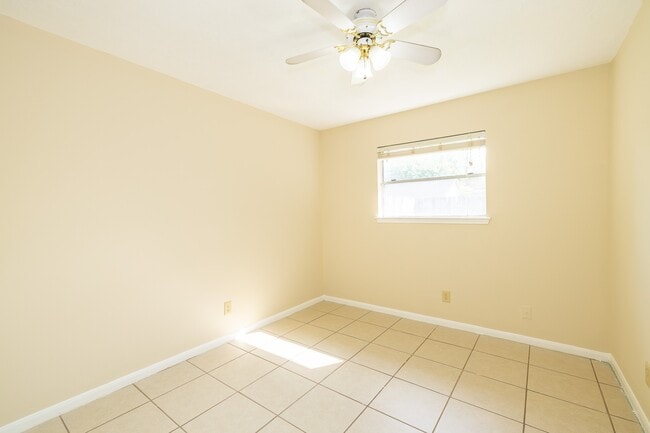 Building Photo - 4910 Redfish Reef Dr