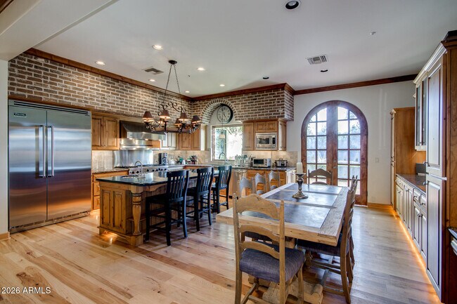 Building Photo - 6526 E Exeter Blvd