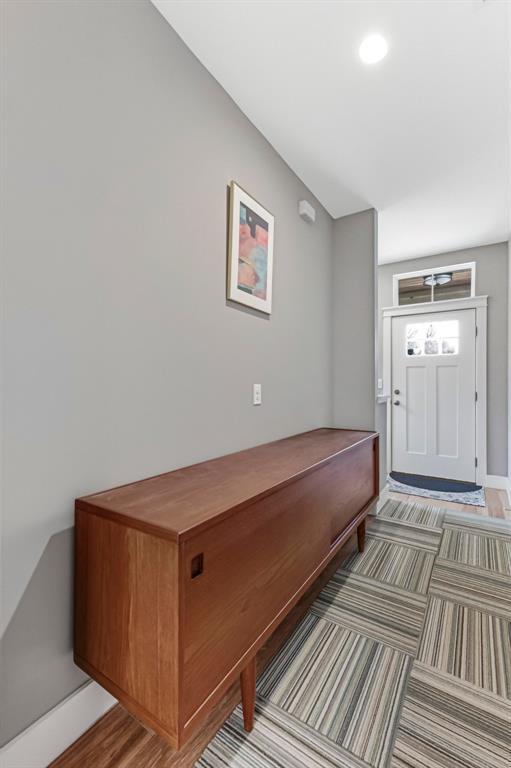 Building Photo - 1801 Pequeno St