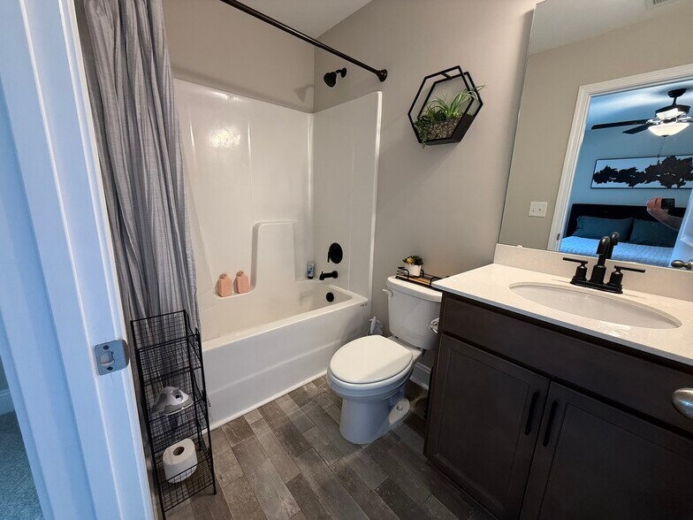 Building Photo - 424 Canvasback Ln