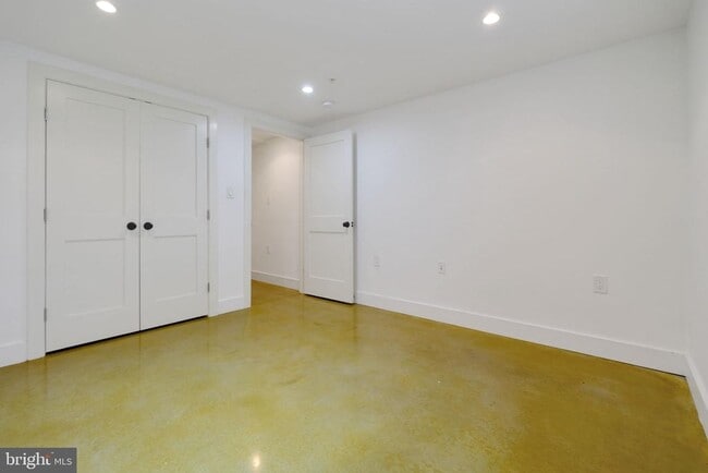 Building Photo - 1239 Simms Pl NE