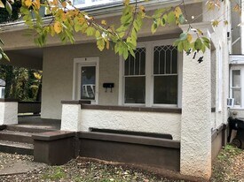 Building Photo - 414 E College St