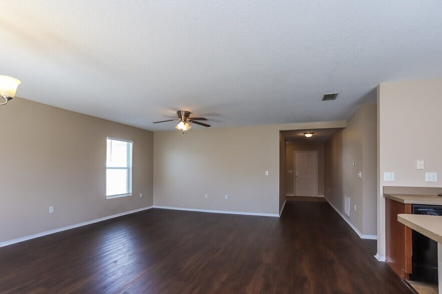 Building Photo - 11214 Running Pine Dr