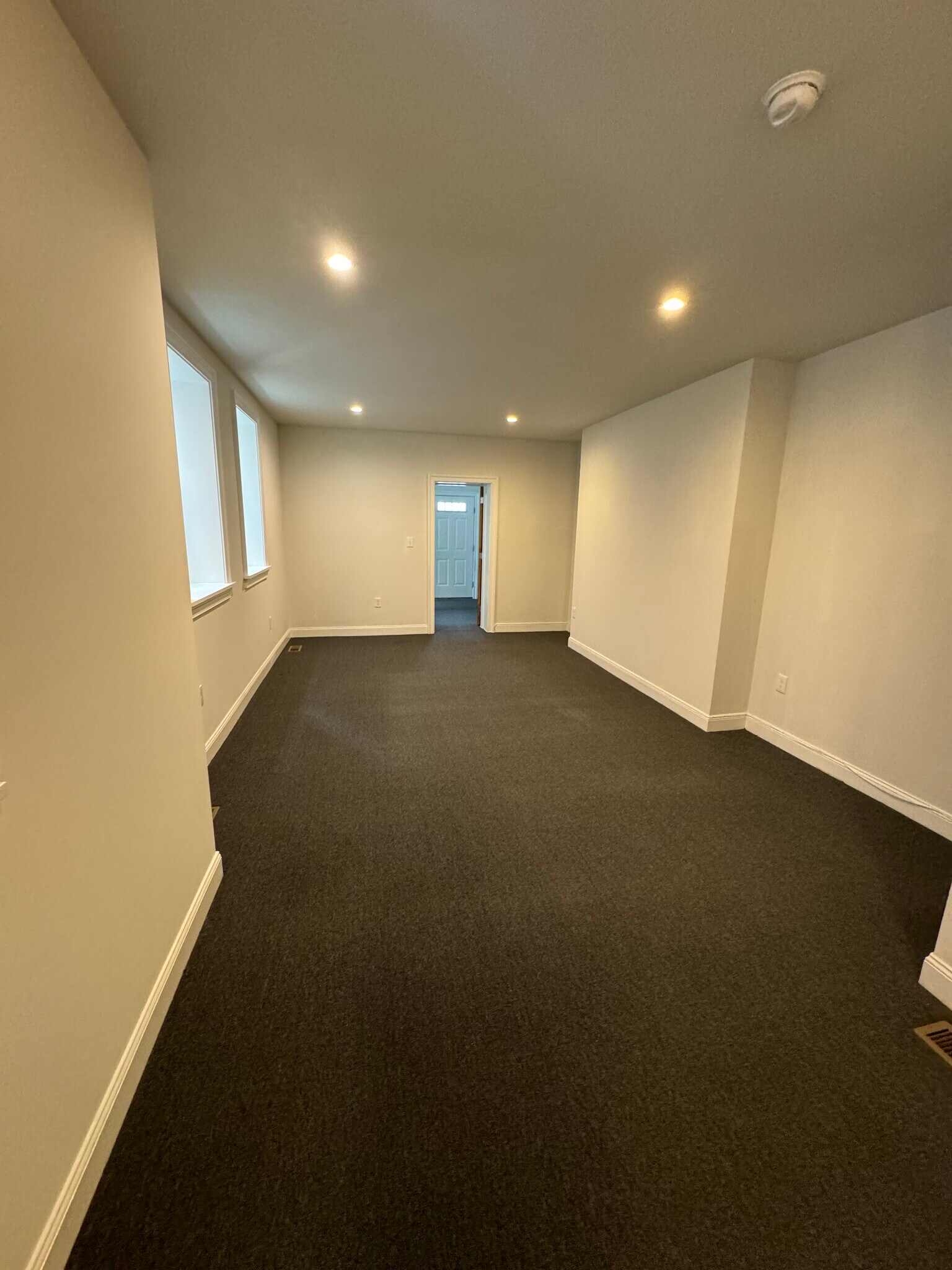 Building Photo - 4049 Spruce St