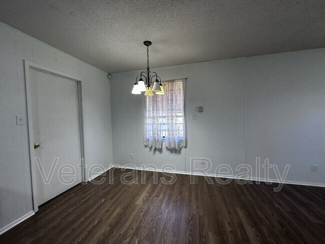 Building Photo - 1313 42nd Ave