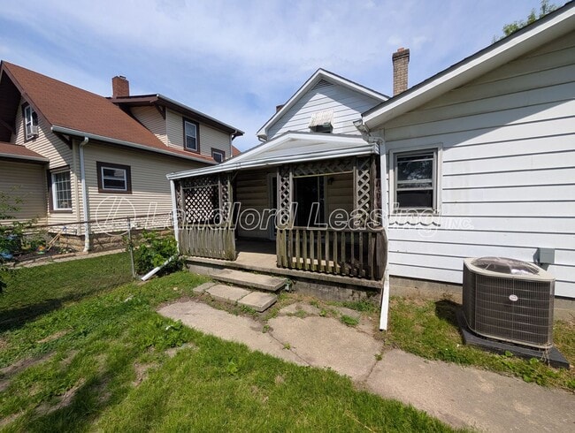 Building Photo - Beautifully Updated Amherst Rental with Large Living Spaces
