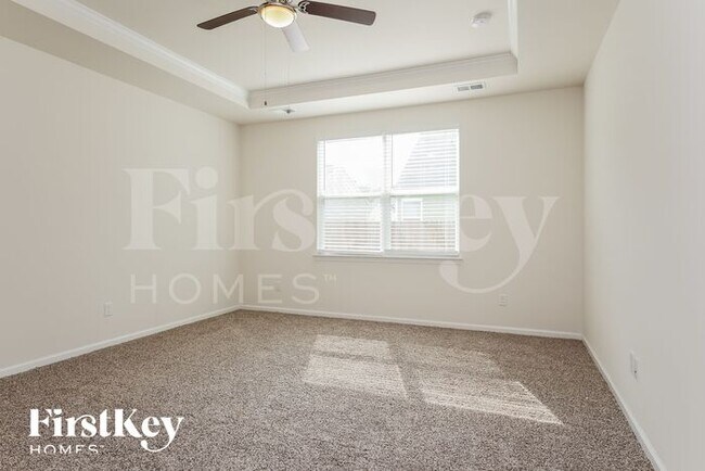 Building Photo - 509 Adalina Dr