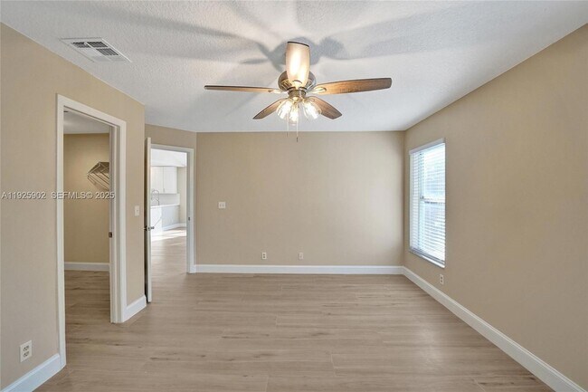 Building Photo - 9012 Lake Park Cir S