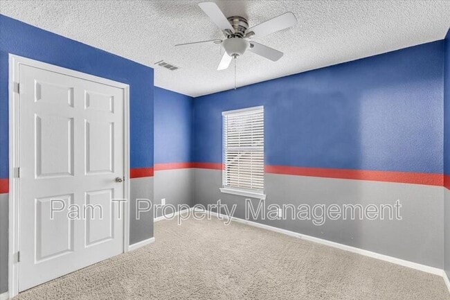 Building Photo - 8 Rivermarsh Ct