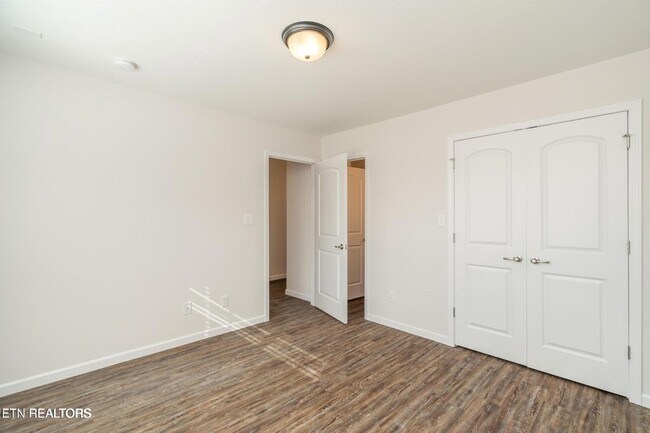 Building Photo - 7351 Green Estates Way
