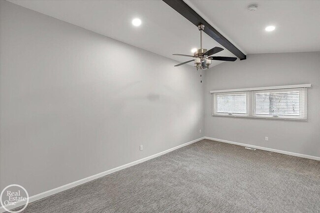 Building Photo - 1765 E Predmore Rd