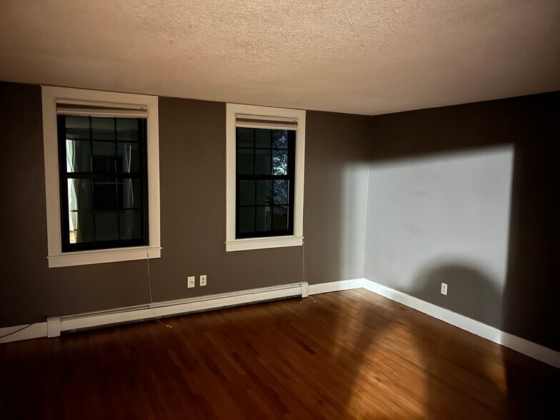 Building Photo - 11 Starr St