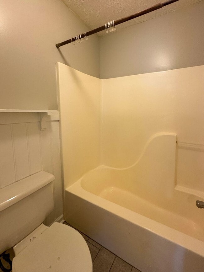 Building Photo - Charming 3 Bed 2 Bath Spring Lake Home wit...
