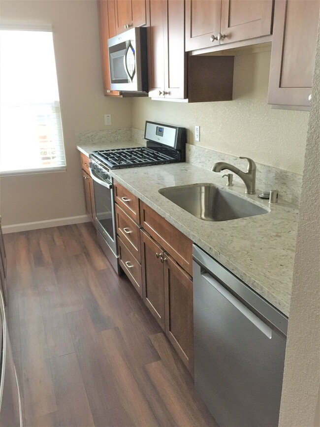 Building Photo - 1001 Murrieta Blvd