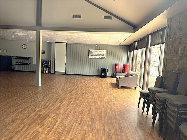 Building Photo - 8426 Hunters Village Dr