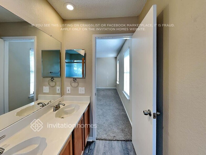Building Photo - 6001 Rocky Point Dr