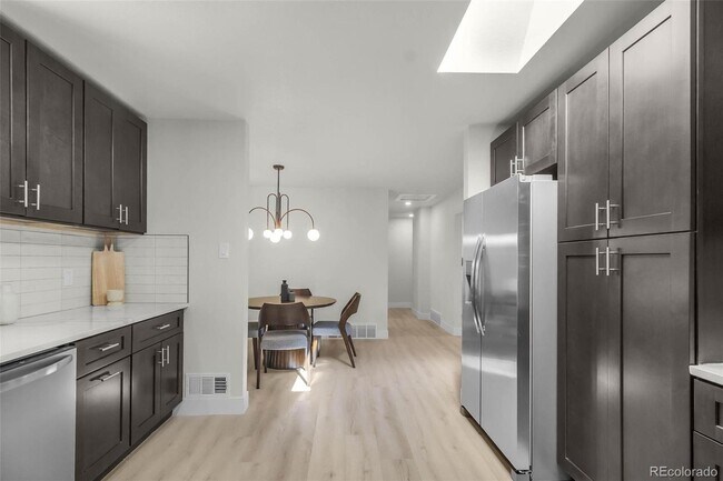 Building Photo - 1115 S Harlan St