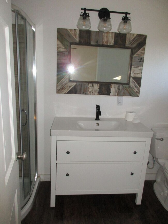 Building Photo - Beautiful 4/3 House for Rent in Lampasas, TX