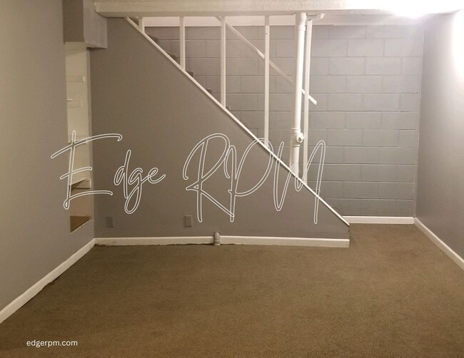 Building Photo - Now leasing for May 2026! Four Bed/One Bath