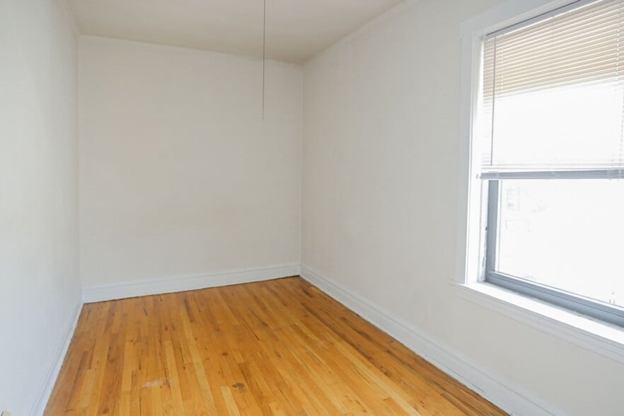 Building Photo - 2607 W Gunnison St