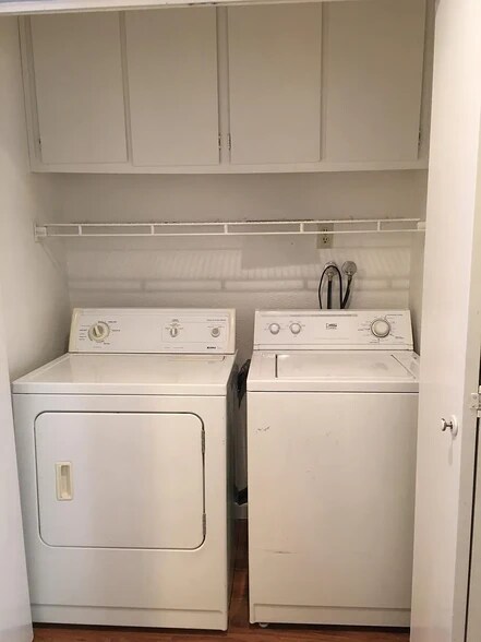Convenient inside laundry - 5318 Borneo Cir