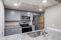 Building Photo - 4621 Country Creek Dr