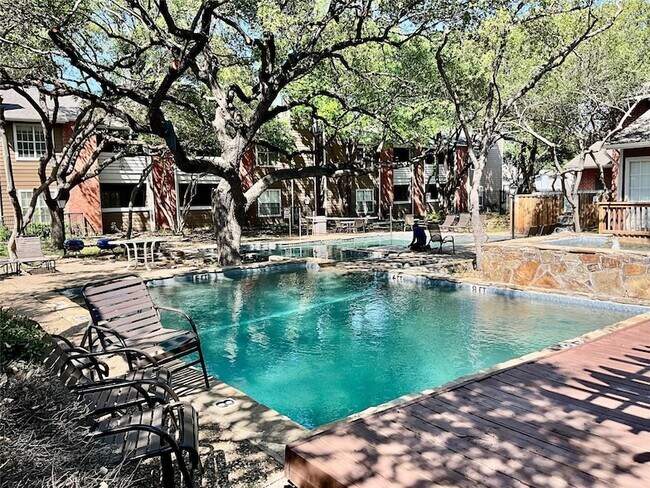 Building Photo - 3639 W Northgate Dr