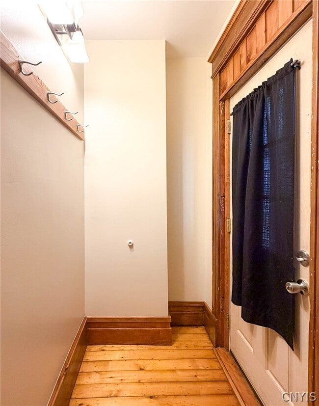 Building Photo - 1017 White Pl