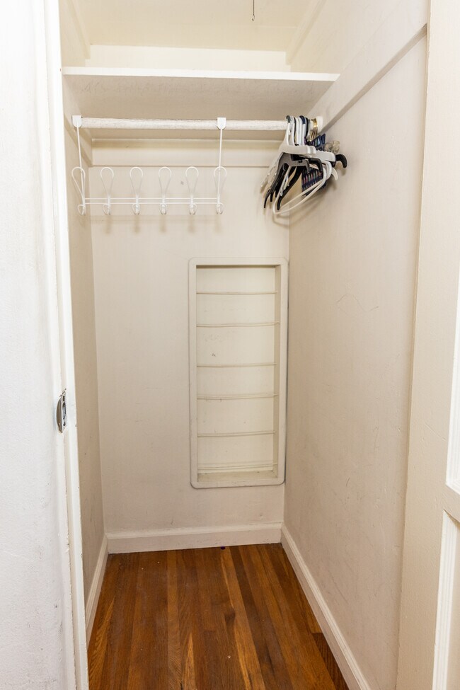 Building Photo - 438 Fir St