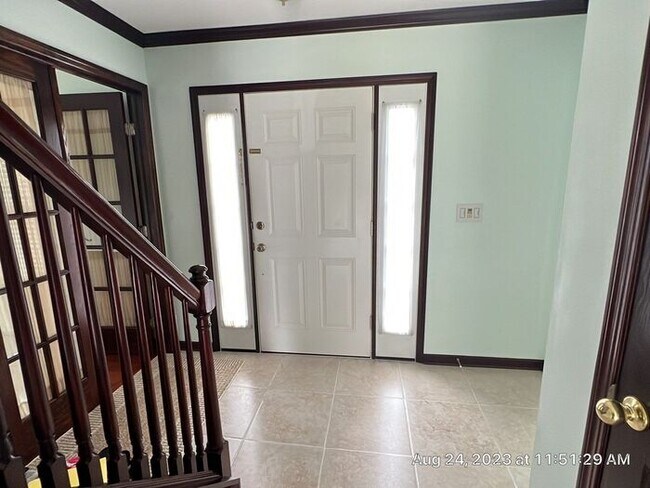 Building Photo - Gorgeous Highland Lakes Home