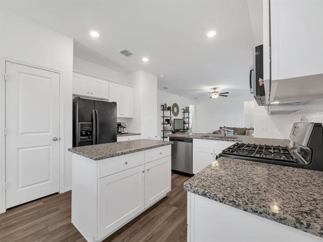 Building Photo - 2913 Meadowlands Dr