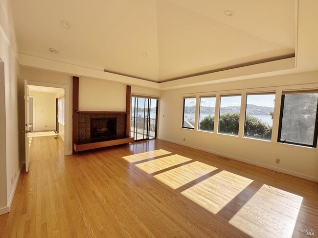 Building Photo - 172 Great Cir Dr