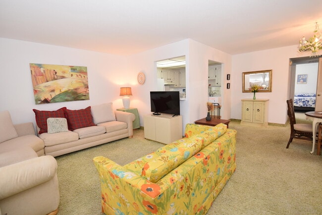 Building Photo - 715 Saxony Pl