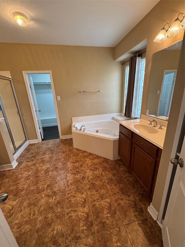 Building Photo - 6003 Marble Hollow Ln