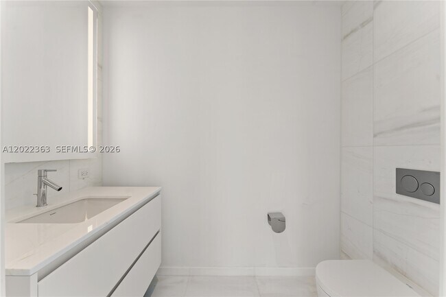Building Photo - 300 Biscayne Blvd